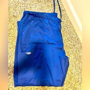 CHEROKEE -Authentic- Workwear Women’s Draw string cargo scrub pants.